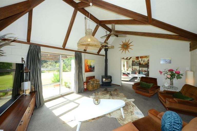 Photo of property in 100 Old West Coast Road, Yaldhurst, Christchurch, 7676