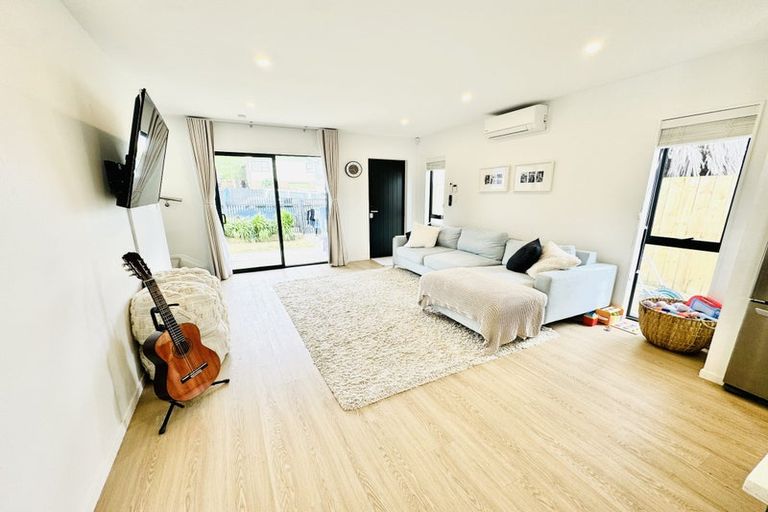 Photo of property in 64a Rosewarne Crescent, Glendene, Auckland, 0602