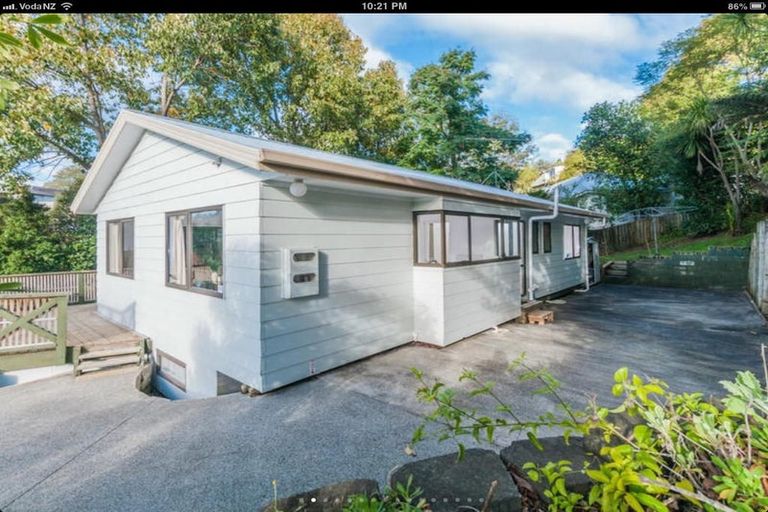 Photo of property in 2/21 Walnut Lane, Browns Bay, Auckland, 0630