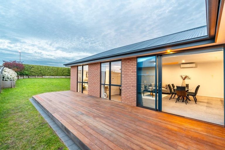 Photo of property in 12 Sholto Duncan Crescent, Halswell, Christchurch, 8025