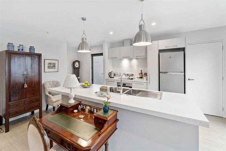 Photo of property in 20b Hewitts Road, Merivale, Christchurch, 8014