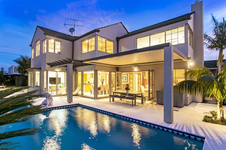 Photo of property in 4a Saltburn Road, Milford, Auckland, 0620