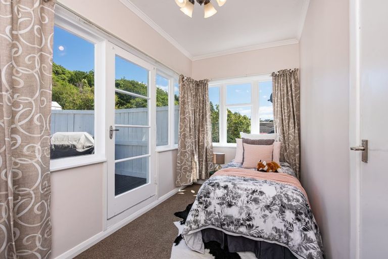 Photo of property in 349 Main Road, Tawa, Wellington, 5028