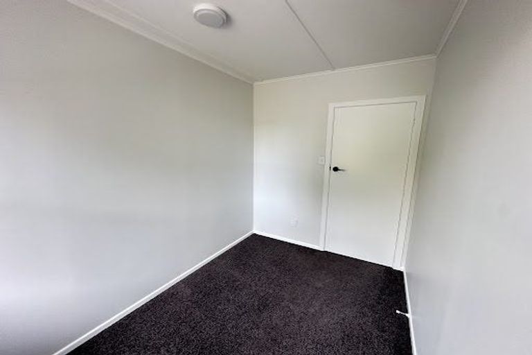 Photo of property in 32 Lynda Avenue, Paparangi, Wellington, 6037