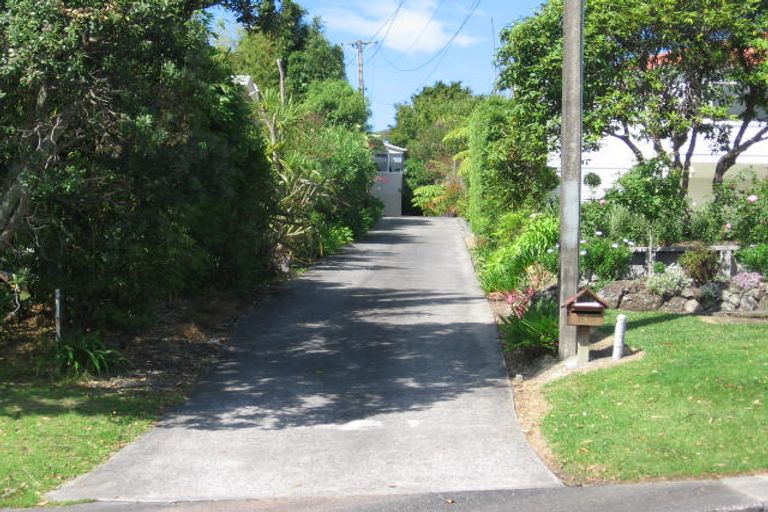 Photo of property in 871 Beach Road, Waiake, Auckland, 0630