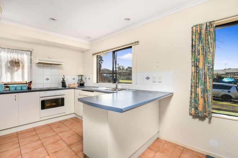 Photo of property in 4 Senator Drive, Manurewa, Auckland, 2105