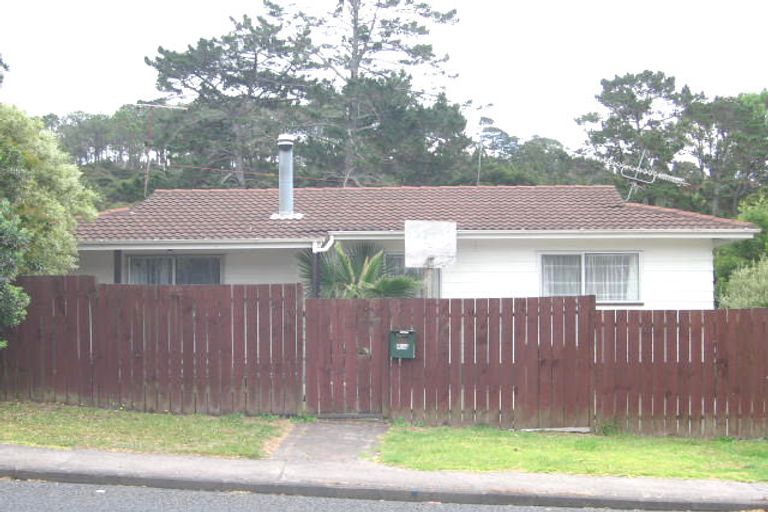 Photo of property in 122 Spinella Drive, Bayview, Auckland, 0629