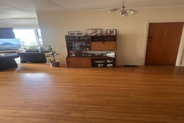 Photo of property in 31 Avenue Road, Foxton, 4814