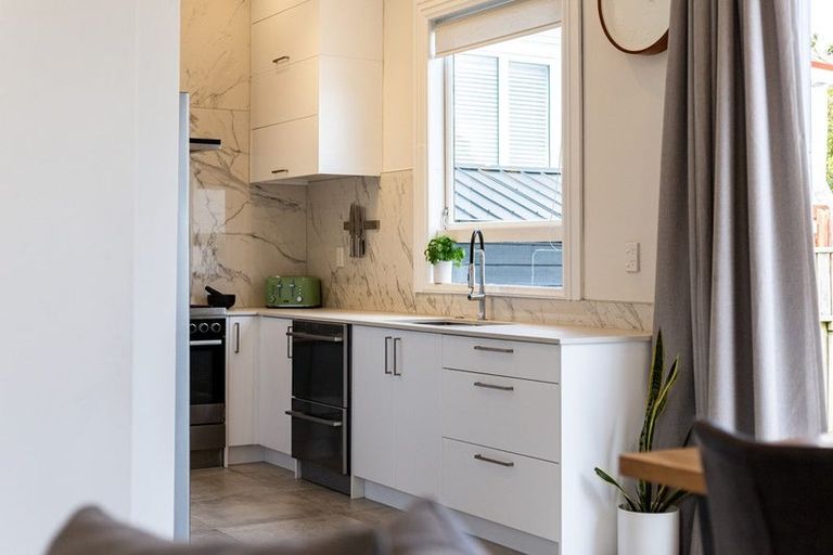 Photo of property in 32 Hiropi Street, Newtown, Wellington, 6021