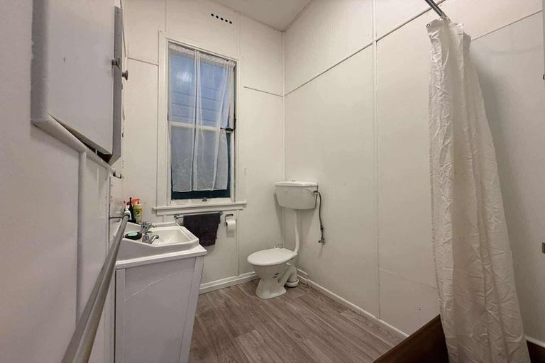 Photo of property in 22 Lawrence Street, Newtown, Wellington, 6021