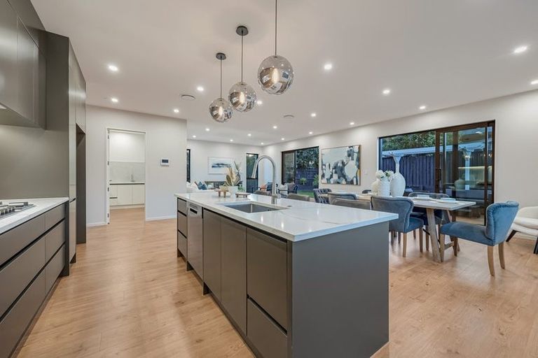 Photo of property in 11 Alexandra Street, Riverhead, 0820