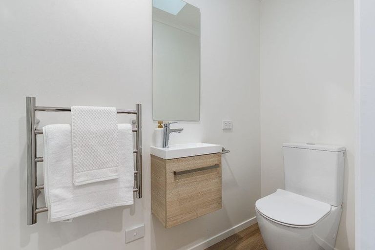 Photo of property in 2/70 Thompson Street, Leamington, Cambridge, 3432