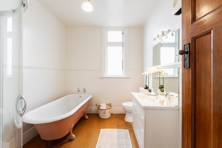 Photo of property in 21 Grandview Crescent, Opoho, Dunedin, 9010