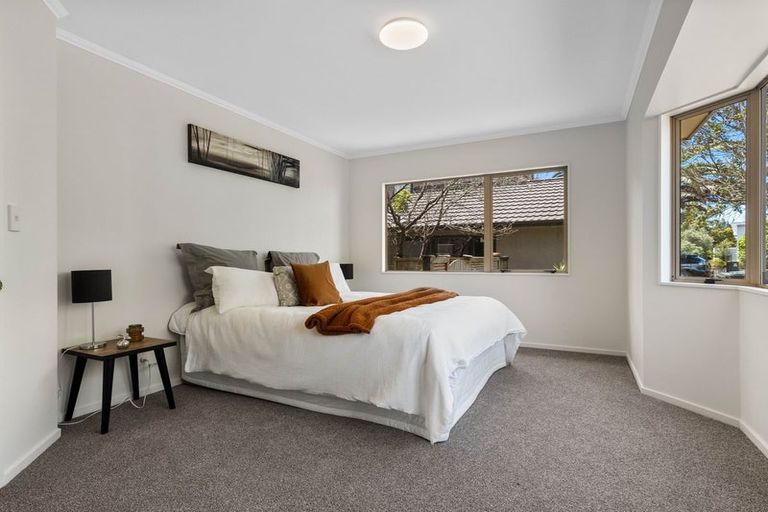 Photo of property in 22 Poturi Streams Avenue, Titirangi, Auckland, 0604