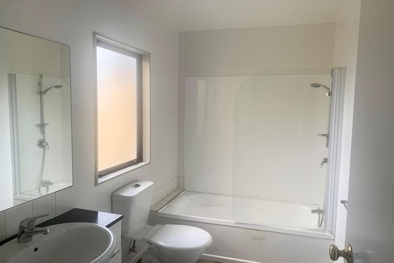 Photo of property in 39 Rakich Place, Henderson, Auckland, 0612