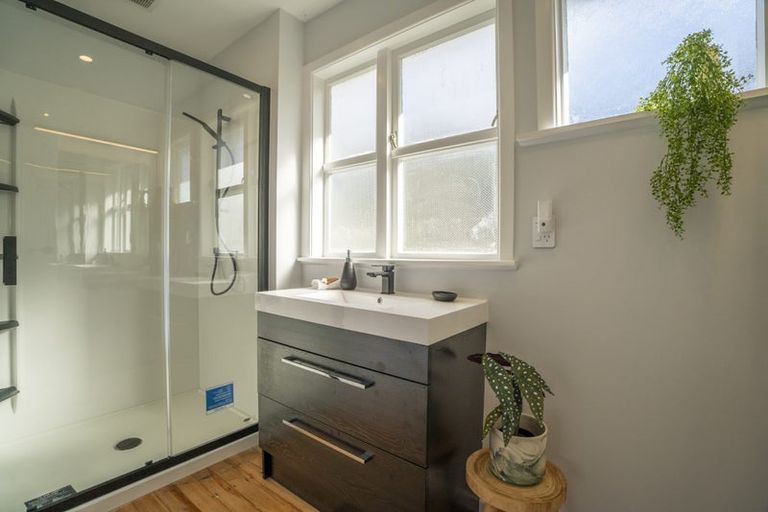 Photo of property in 319 Main Road, Tawa, Wellington, 5028