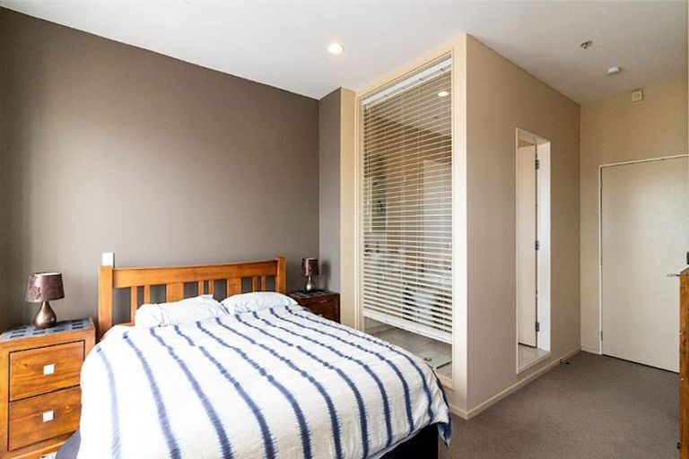 Photo of property in Stadium Garden Flats, 506/107 Thorndon Quay, Pipitea, Wellington, 6011