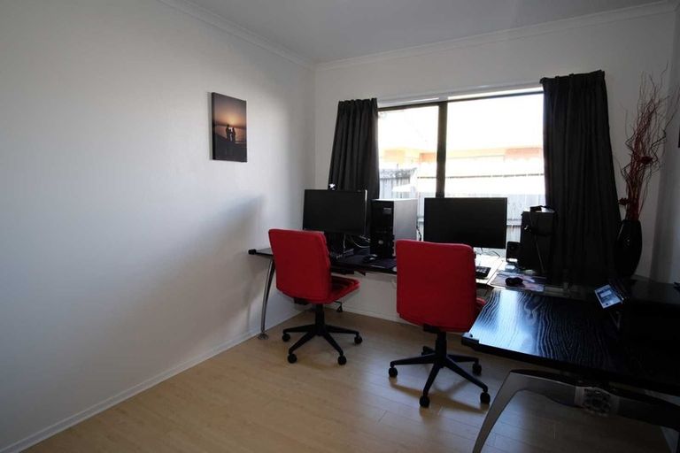 Photo of property in 8 Kalgan Place, Burswood, Auckland, 2013
