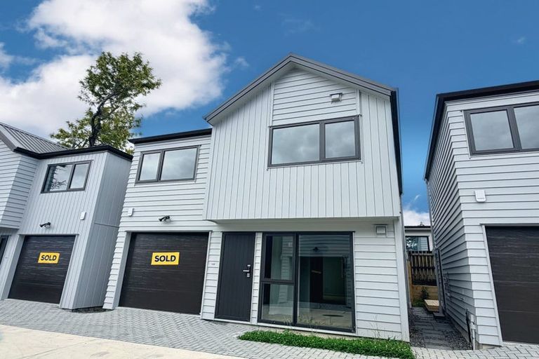 Photo of property in 58b Fitzherbert Avenue, West Harbour, Auckland, 0618