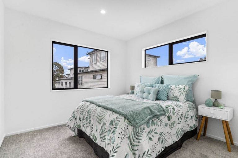 Photo of property in 7c Gladfield Lane, Te Atatu Peninsula, Auckland, 0610