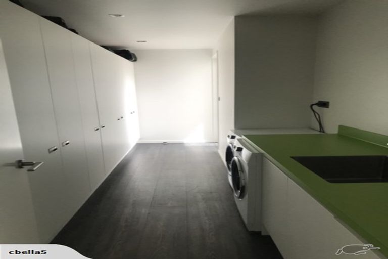 Photo of property in 9a Baring Terrace, Strandon, New Plymouth, 4312