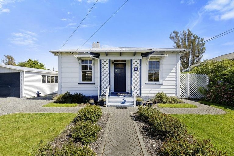 Photo of property in 52 York Street, Moera, Lower Hutt, 5010