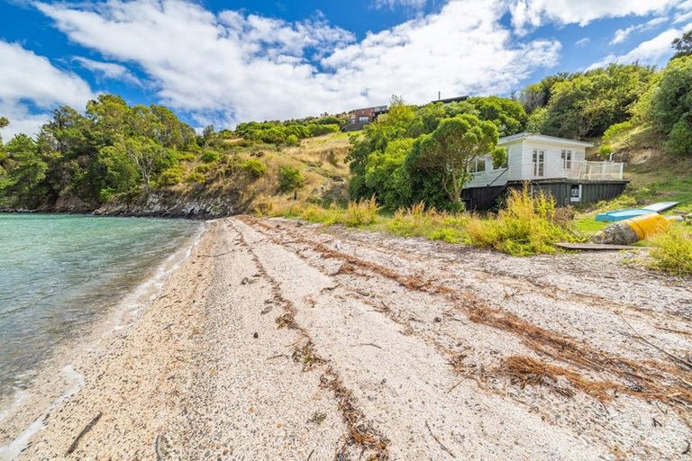 Photo of property in 20 Te Wharau Lane, Charteris Bay, Governors Bay, 8971