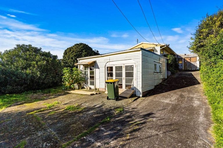 Photo of property in 36 Sullivan Avenue, Mangere Bridge, Auckland, 2022