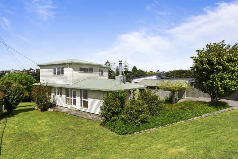Photo of property in 21 Tui Glen Road, Birkenhead, Auckland, 0626