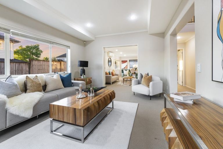 Photo of property in 14 Beros Place, Flat Bush, Auckland, 2016