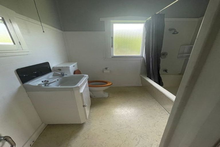 Photo of property in 14 Heath Grove, Waiwhetu, Lower Hutt, 5010