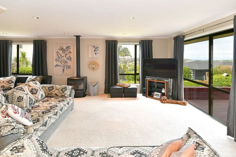 Photo of property in 1157 Whangaparaoa Road, Gulf Harbour, Whangaparaoa, 0930