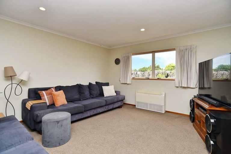 Photo of property in 13 Kowhai Avenue, Rangiora, 7400