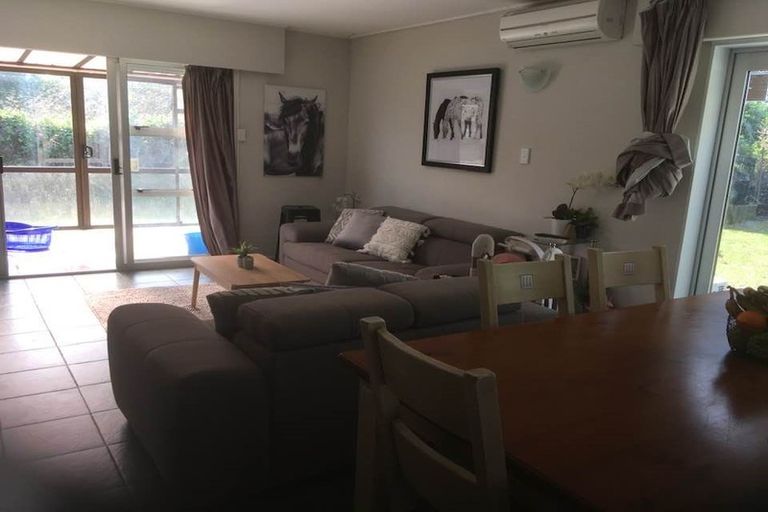 Photo of property in 31 Mana Avenue, Titahi Bay, Porirua, 5022