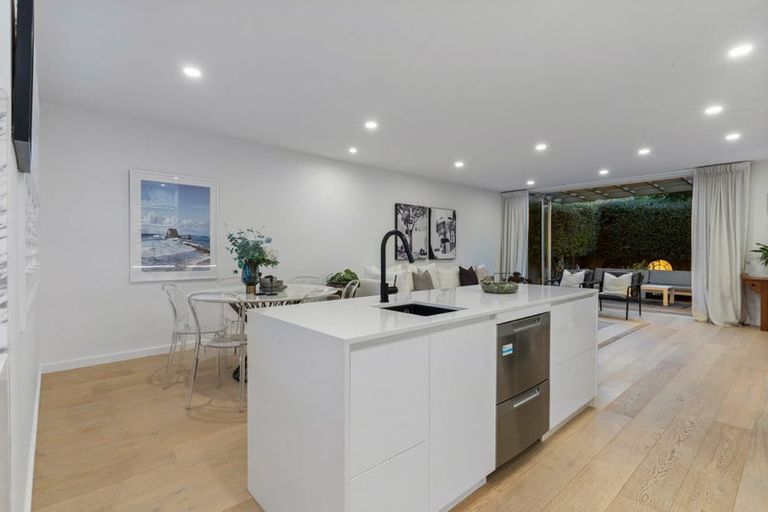 Photo of property in 10/4 Campbell Road, Takapuna, Auckland, 0622