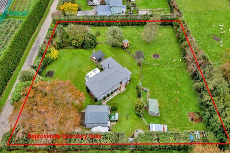 Photo of property in 361 Corbett Road, Paraite, New Plymouth, 4373