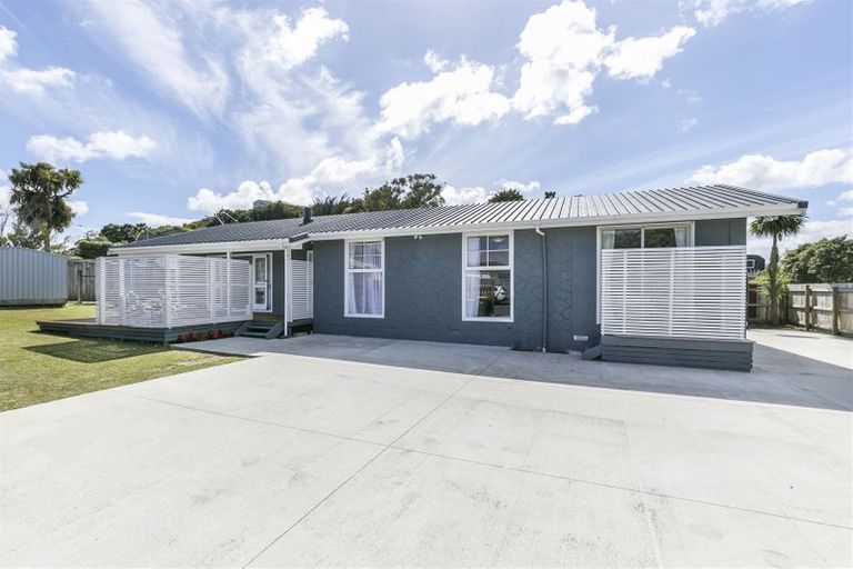 Photo of property in 82 Spinnaker Drive, Whitby, Porirua, 5024