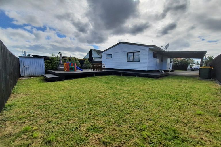 Photo of property in 64a Archibald Road, Kelston, Auckland, 0602
