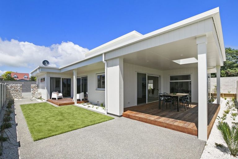 Photo of property in 63 Mangorei Road, Strandon, New Plymouth, 4312