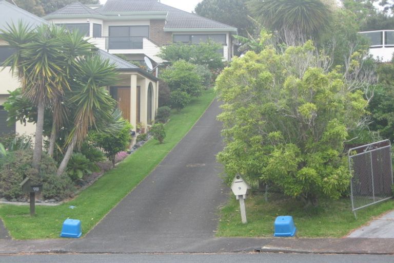 Photo of property in 1/9 Tower Hill, Stanmore Bay, Whangaparaoa, 0930