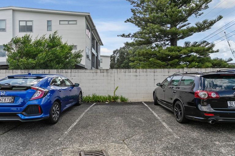 Photo of property in 4/773 Beach Road, Browns Bay, Auckland, 0630