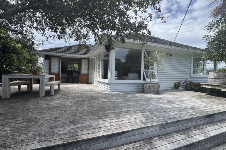 Photo of property in 2 Tui Grove, Elderslea, Upper Hutt, 5018