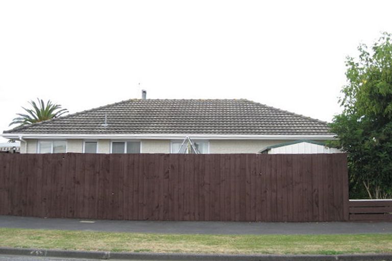 Photo of property in 43 Niven Street, Avondale, Christchurch, 8061