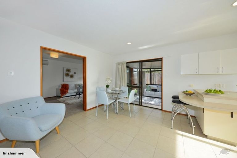 Photo of property in 2/39 Greenock Street, Redwood, Christchurch, 8051