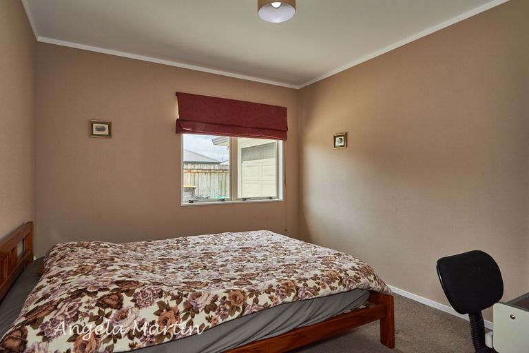 Photo of property in 18 Meridian Grove, Kelvin Grove, Palmerston North, 4414