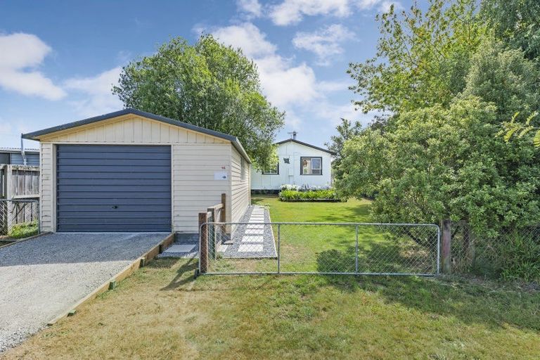 Photo of property in 16 Broadway Avenue, Waikuku Beach, 7473