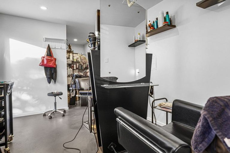 Photo of property in 1 Lowe Place, Rangiora, 7400