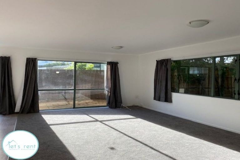 Photo of property in 13 Volante Avenue, Wattle Downs, Auckland, 2103