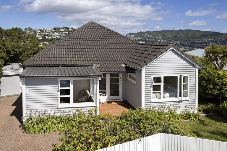 Photo of property in 15 Pelorous Street, Paparangi, Wellington, 6037