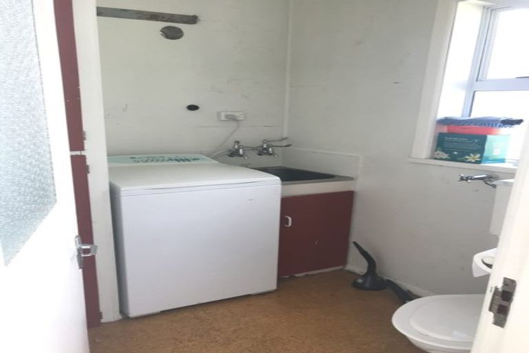 Photo of property in 2 Chester Road, Tawa, Wellington, 5028